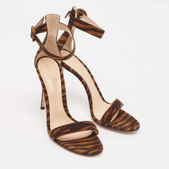 Gianvito Rossi
Gianvito Rossi Brown Zebra Print Suede
Portofino Sandals Size 38 - Picture 7 of 14